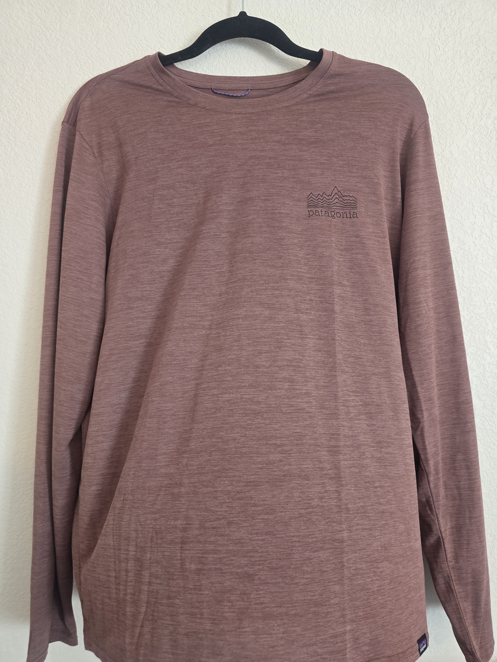 Patagonia Men’s Long-Sleeve Crew Tee in Dusty Mauve Size M